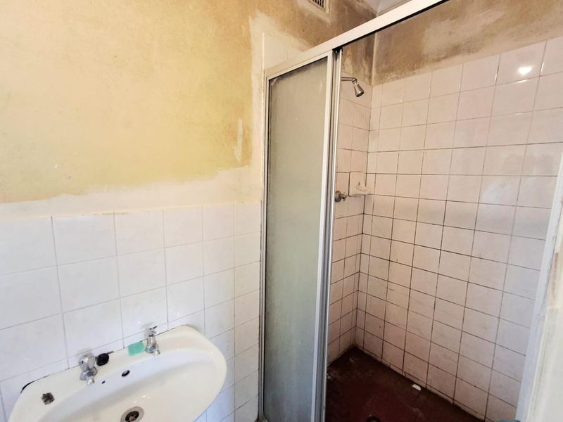 4 Bedroom House for sale in Malvern - Photo 8