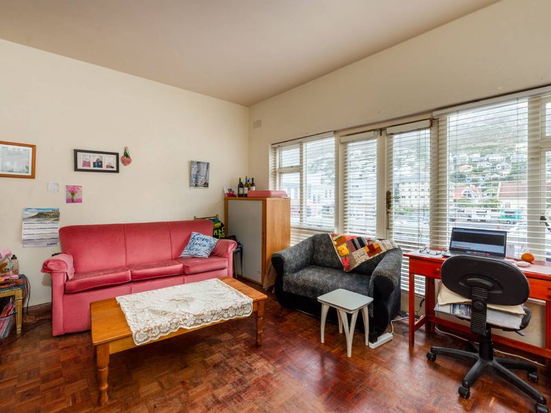 Spacious First-Floor Apartment with Mountain Views - Photo 4