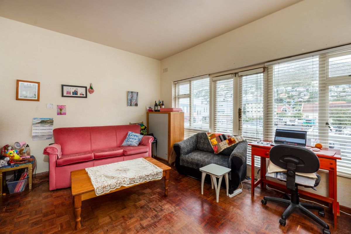 Spacious First-Floor Apartment with Mountain Views - Photo 4