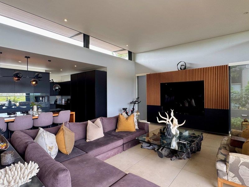 A stunning freestanding home in secure estate in Sibaya!!! - Photo 4
