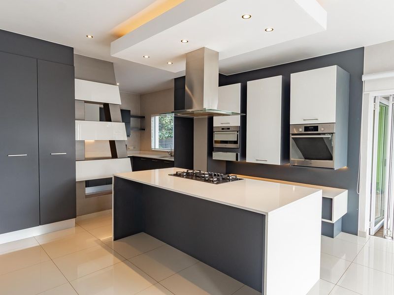 Discover Refined Living in Prestigious Well Sought-After Estate - Photo 3