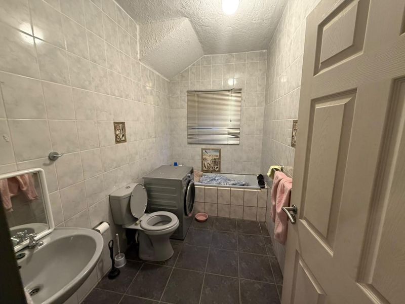 3 BEDROOM HOUSE FOR SALE - DORADO PARK - Photo 9