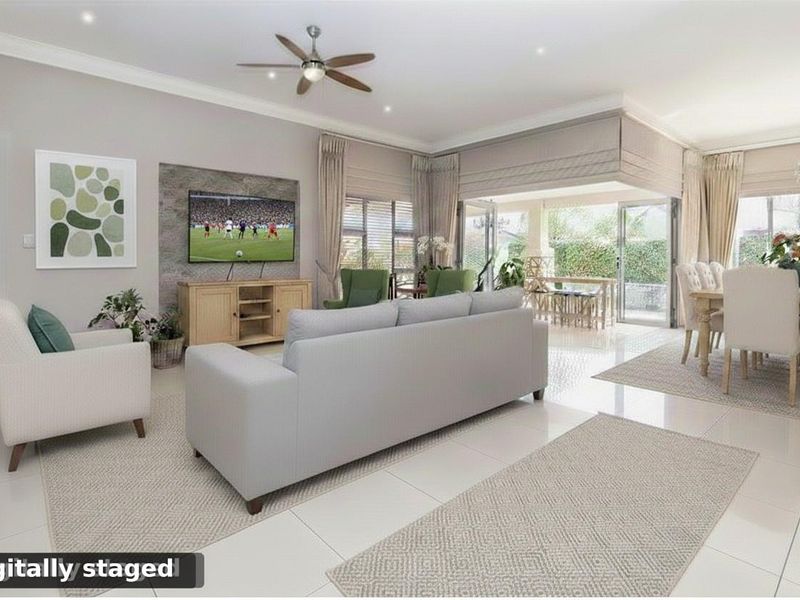 DISTINCTIVELY UNIQUE & CLASSICAL - Photo 2