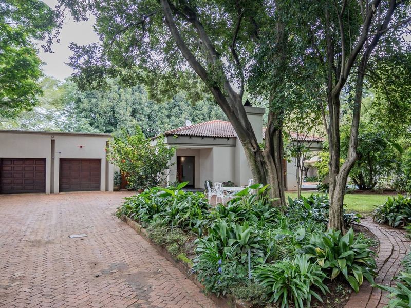 FOUR BEDROOM HOUSE FOR SALE IN EASTWOOD, ARCADIA - Photo 2