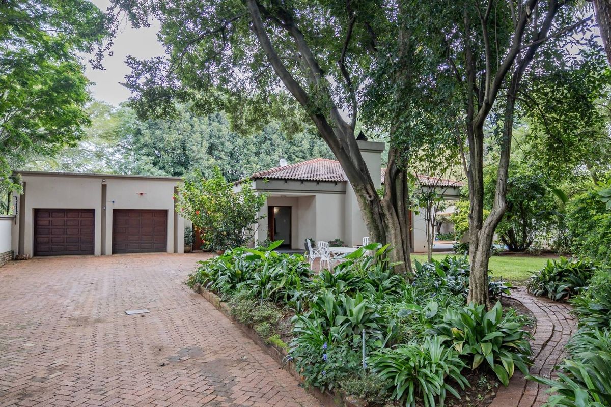 FOUR BEDROOM HOUSE FOR SALE IN EASTWOOD, ARCADIA - Photo 2