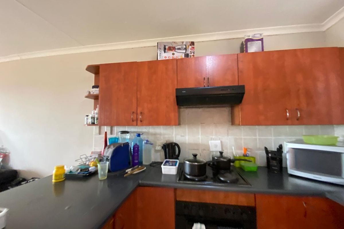 Spacious 3-bedroom apartment situated in Carlswald Manor the heart of Midrand. - Photo 3