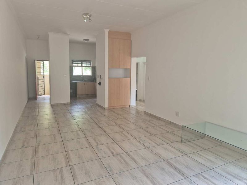 Charming Two Bedroom Apartment in Secure Estate - Photo 9