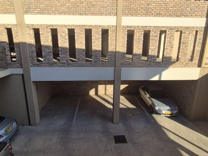 ​FOR SALE - Prime Office Opportunity in City View – Windhoek West - Photo 6