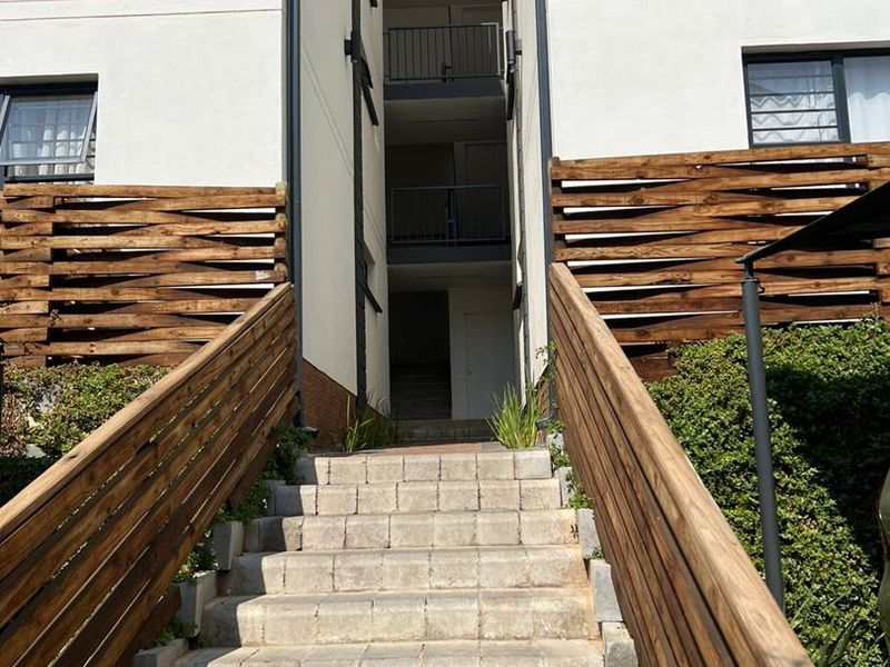 1 Bedroom Apartment for Sale in Linbro Park - Photo 2