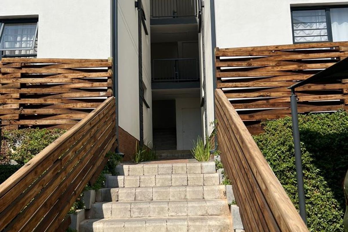 1 Bedroom Apartment for Sale in Linbro Park - Photo 2