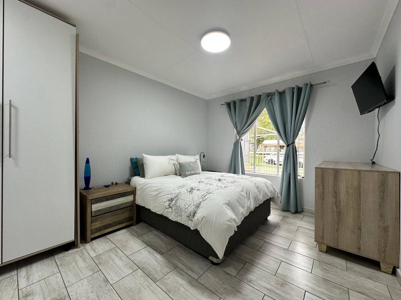 Extremely Well Priced 2 Bedroom Newly Renovated Home In Greenstone Hill For Sale - Photo 9