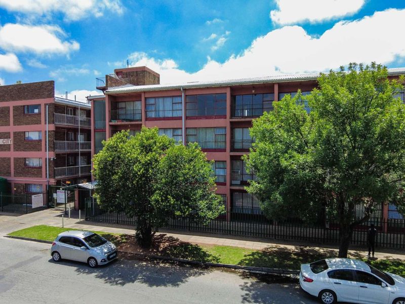 Neat 2 Bedroom, 1 Bathroom Flat - Photo 3