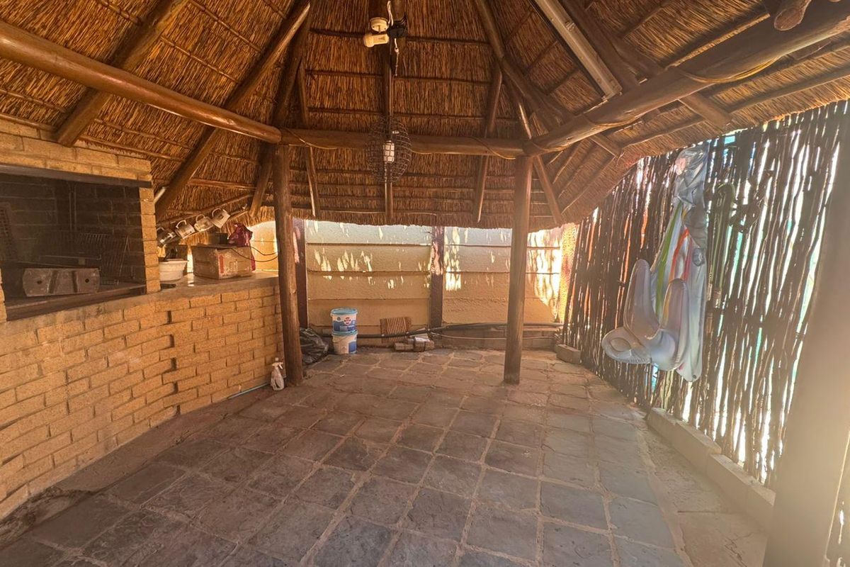 Family Home and great Investment in Beaconsfield - Photo 5