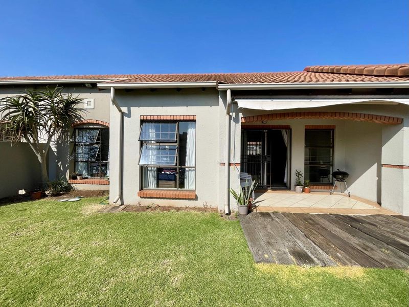 Enjoy Lifestyle & Security in This Eco Park 2-Bedroom Home - Photo 2