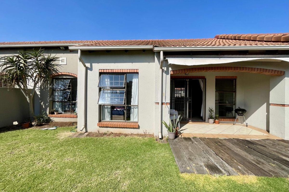 Enjoy Lifestyle & Security in This Eco Park 2-Bedroom Home - Photo 2