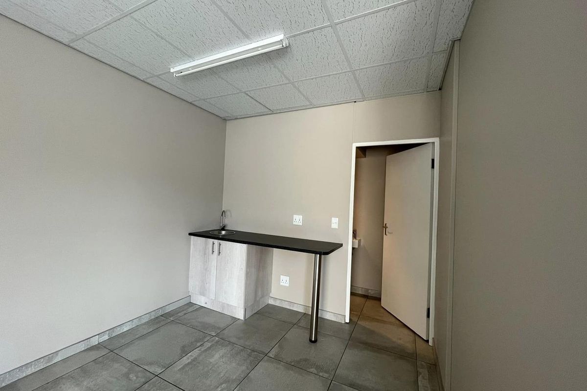 Investment Property -  A Grade Office Unit For Sale - Klein Windhoek - Photo 5