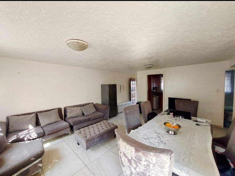 Cozy 2 Bedroom Townhouse For Sale ! - Photo 6