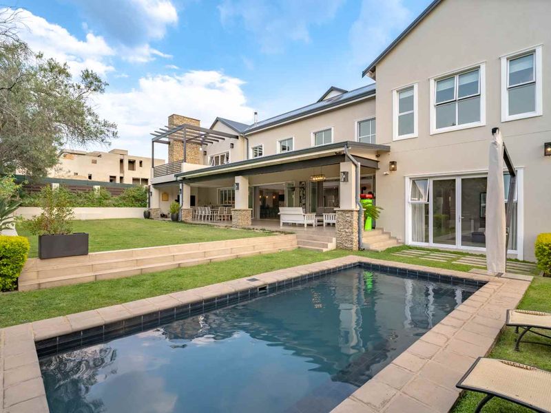 Luxury Greenbelt Home in Steyn City - Photo 3