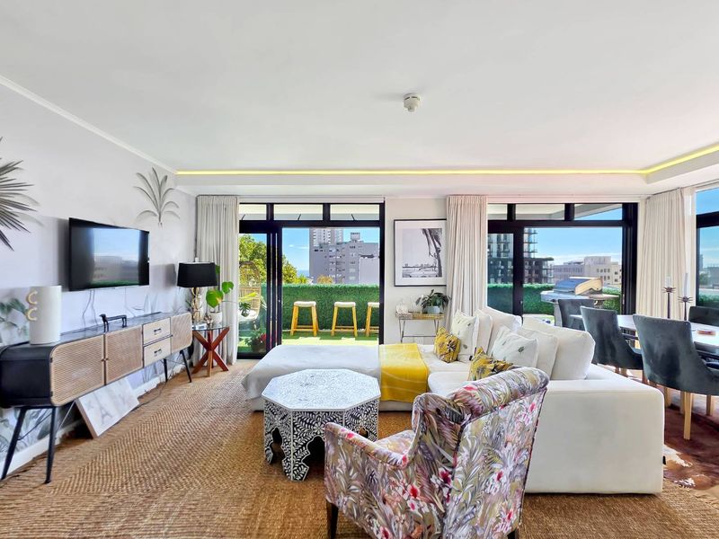 Beautifully designed and curated home in the heart of Fresnaye - Photo 10