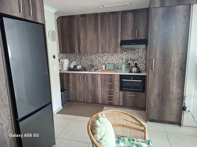 Be quick to view this stunning apartment - Photo 8