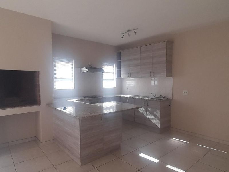 2 Bedroom with 2 Bathroom and 2 garages for sale at Gracemere - Photo 5