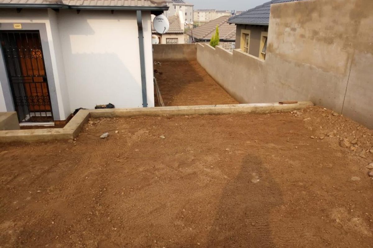 Riverside View Home - R 850 000! - Photo 2