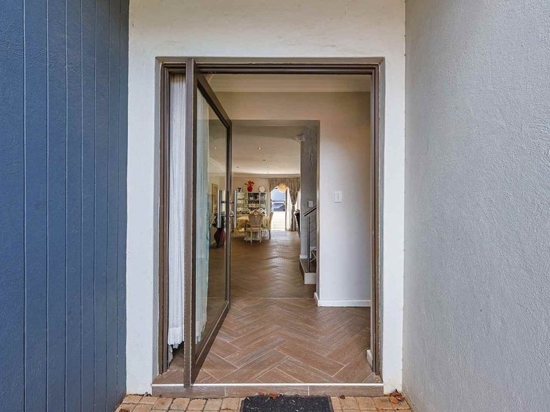 Stylish Family Living with Space, Flow & Exceptional Comfort in Pretoria East - Photo 3