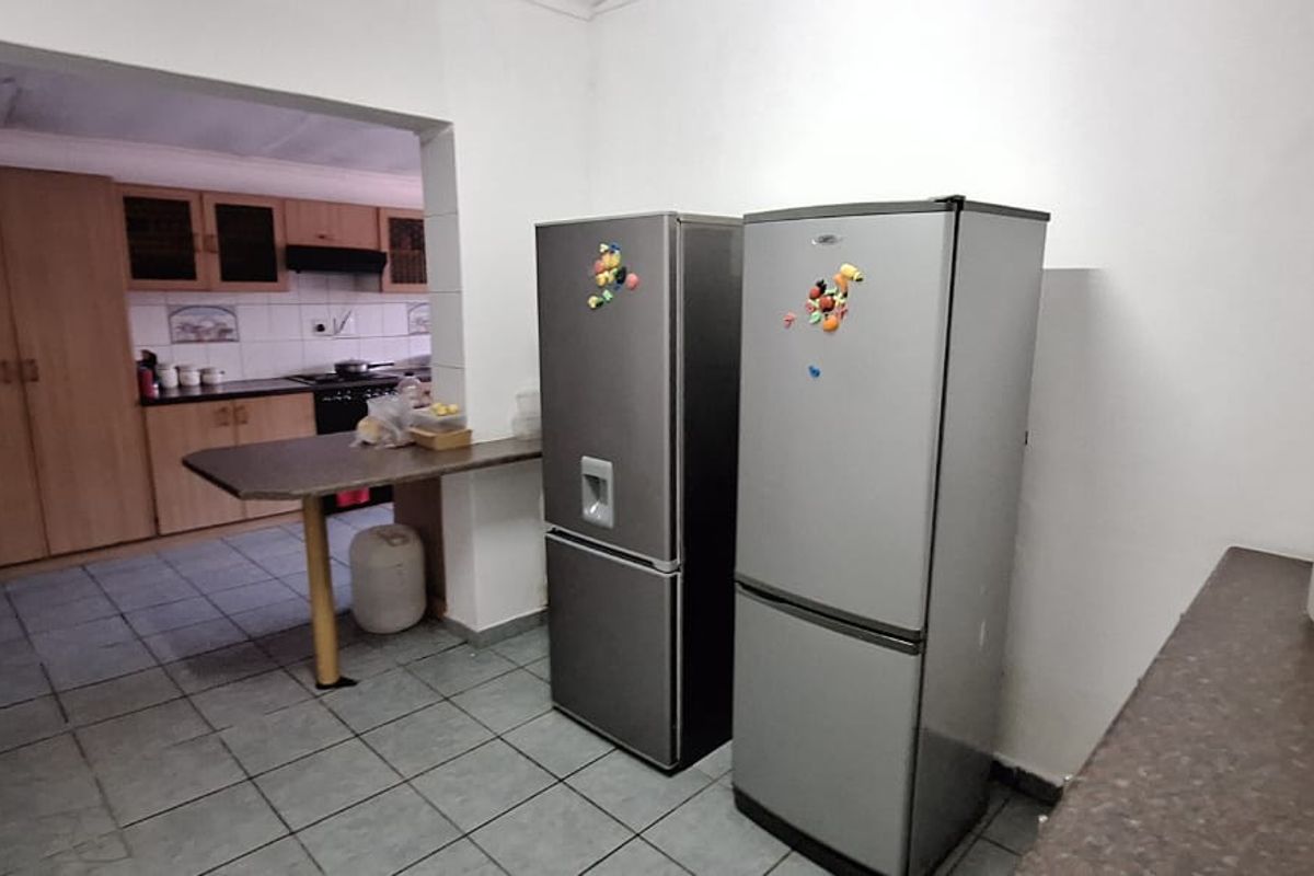 "Khomasdal: 3-Bed Family Home + 2-Bed Flat!" - Photo 5