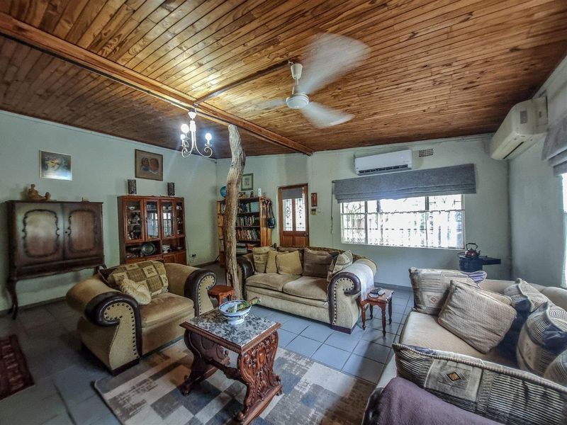 Farm House with additional cottage in excellent location. - Photo 7