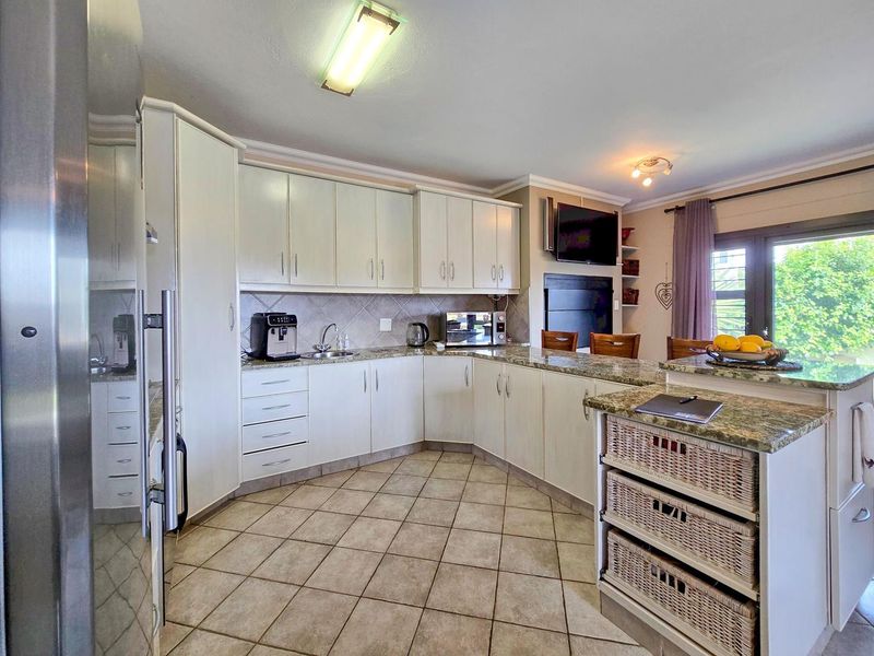 Dolphin Beach, Walvis Bay: Very neat duplex Townhouse is for Sale - Photo 6