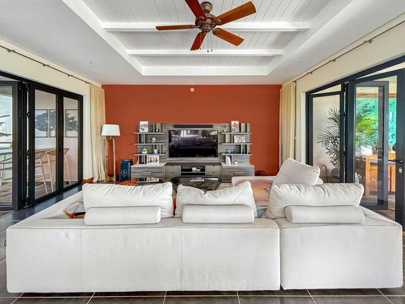 SPECTACULAR PENTHOUSE WITH PANORAMIC OCEAN & RIVER VIEWS - Photo 6