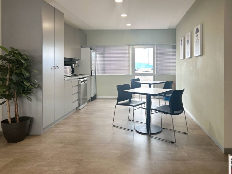 All-inclusive access to professional office space for 15 persons in Regus Secure Office Park - Photo 10