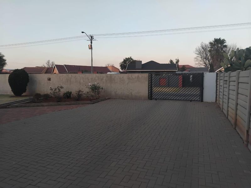 very morden house - Photo 2