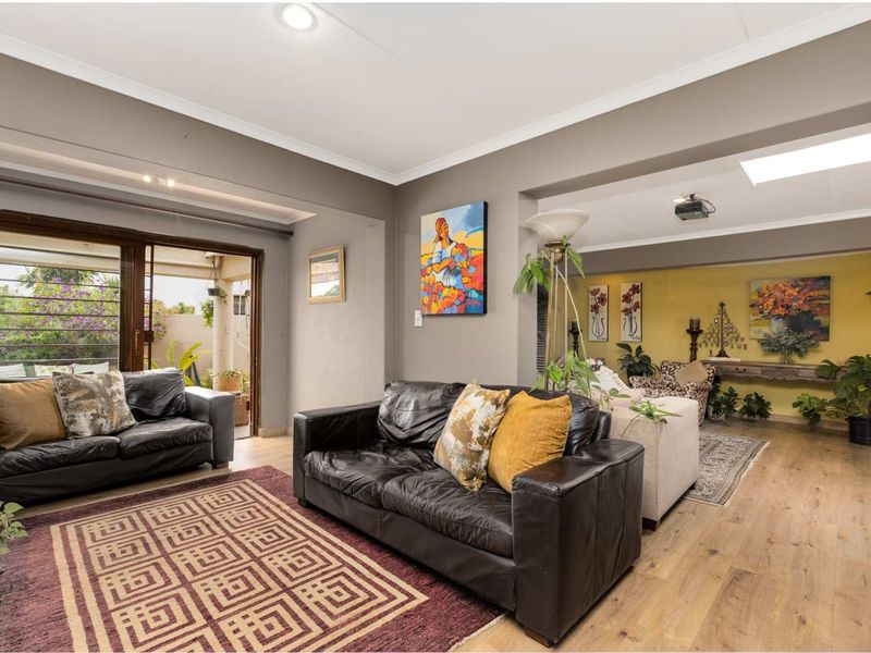 2 Bed home with flatlet in Radiokop - Photo 3