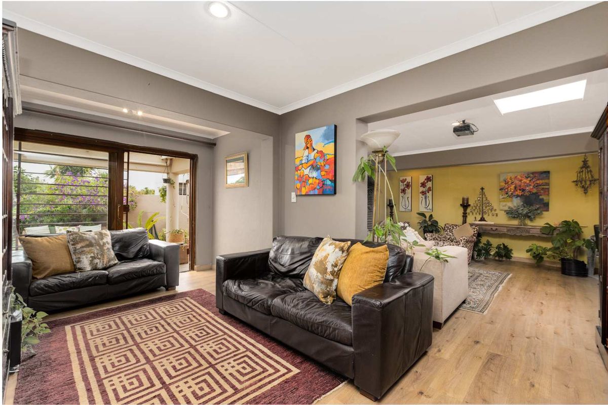2 Bed home with flatlet in Radiokop - Photo 3