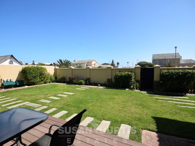 WELL BUILD FAMILY HOME CLOSE TO THE OCEAN - Photo 6