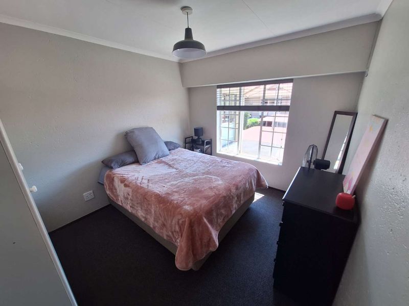 LIVE THE LIFE - Photo 10