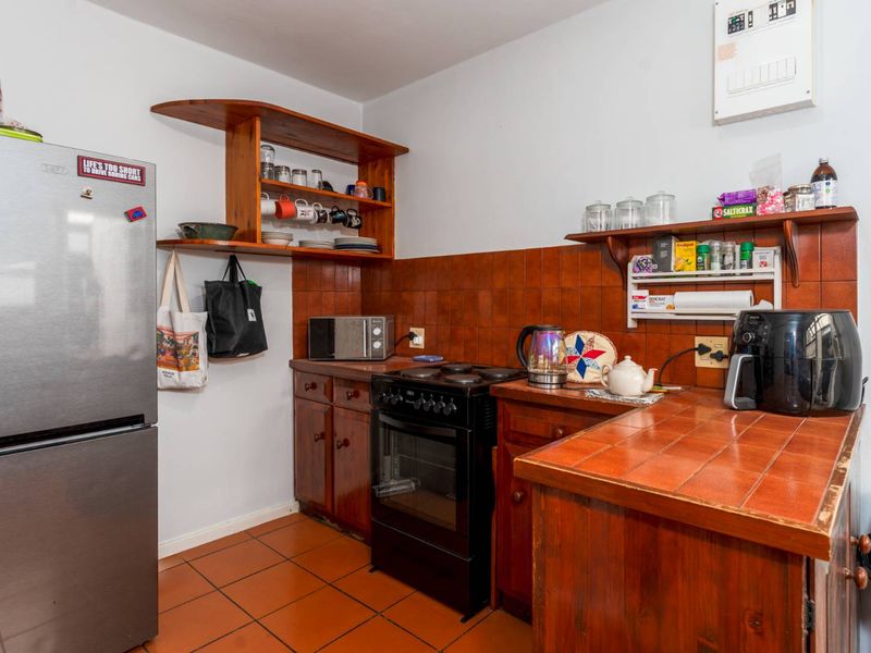 Pretty as a picture and neat as a pin, this brand new release is going to be your win! - Photo 8