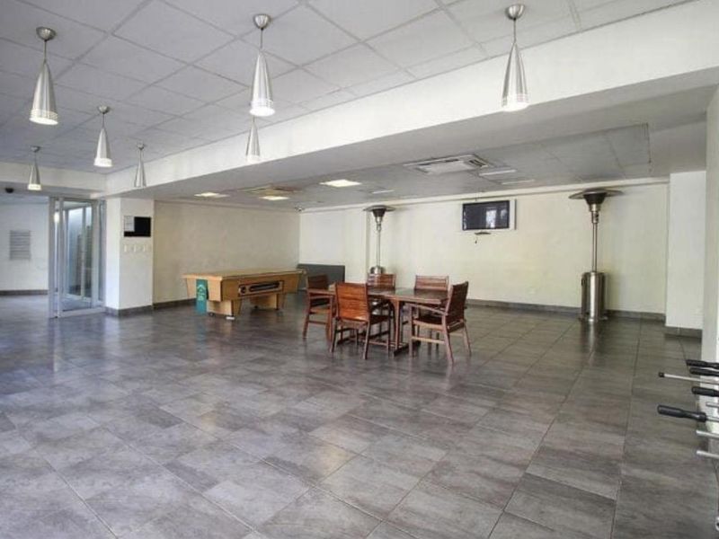 Modern Apartment in the Heart of Bedfordview - Photo 7