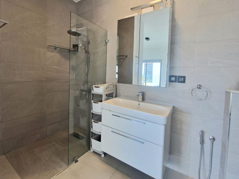 Sea-View Penthouse with Private Rooftop – Tamarin, West Coast Mauritius - Photo 10