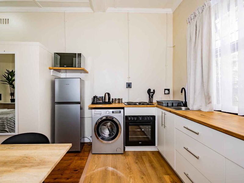 Urban Oaks Guest House - Photo 9