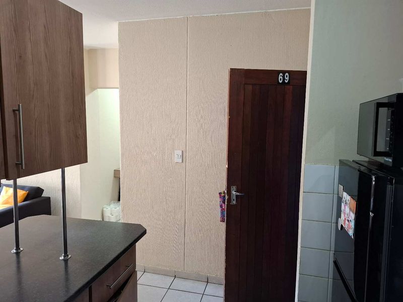 Spacious 3 bedroom flat in La Montagne - Photo 6