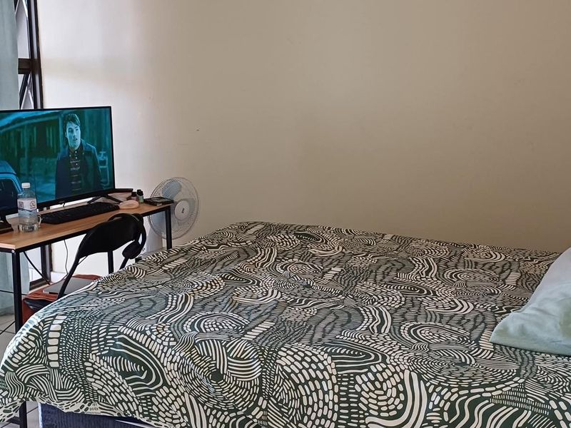 This affordable apartment in Extension 6 is ideal for single professionals, young couples, and first-time buyers wanting a safe and cozy place to call home! 🏡 - Photo 10