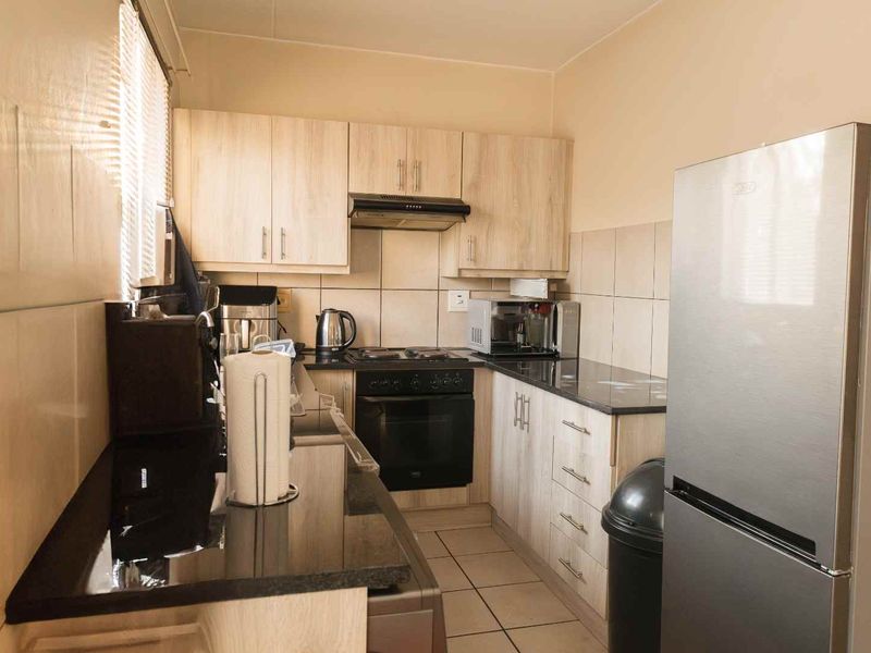 Modern 1-Bedroom Apartment - Photo 7