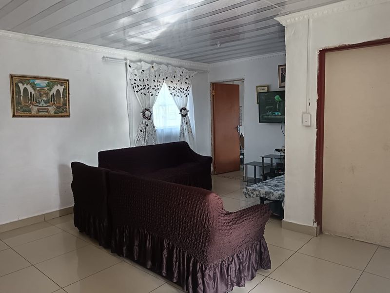 Well-located property perfect for first-time buyers - Photo 4