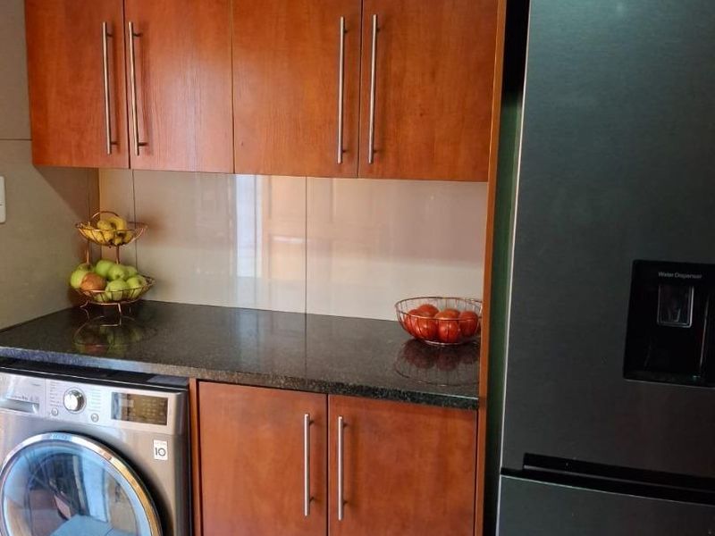 Stylish 3-Bedroom Townhouse in Secure Estate – Urgent Sale - Photo 7