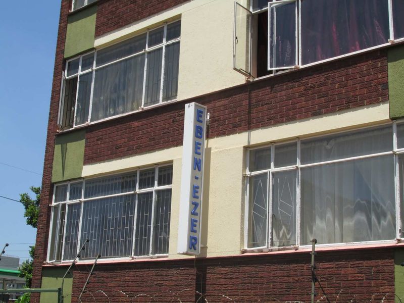 BACHELOR FLAT TO RENT IN ARCADIA - Photo 1