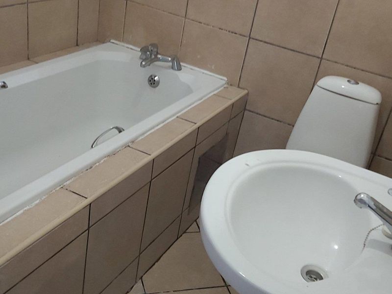 Ground Floor Apartment For Sale - Photo 4