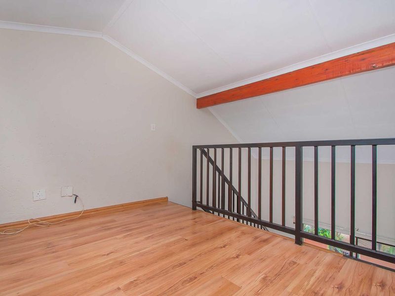Spacious, Secure Apartment Close to Schools. - Photo 9