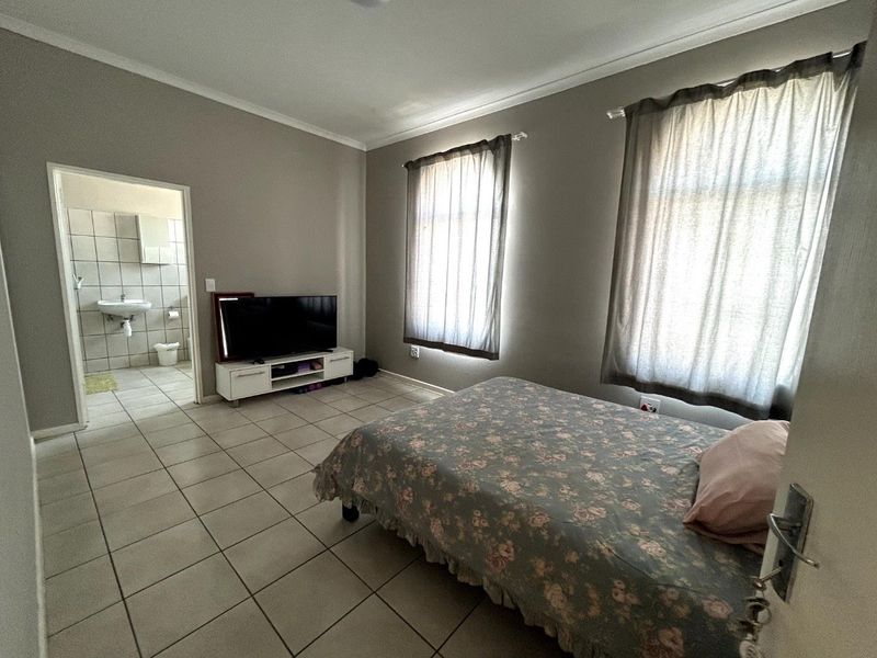 6-Bedroom Double-Storey House - Photo 8